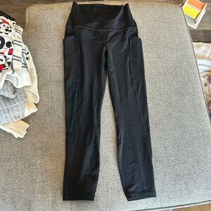 Lululemon Align high rise with pockets size 6 barely worn - cropped